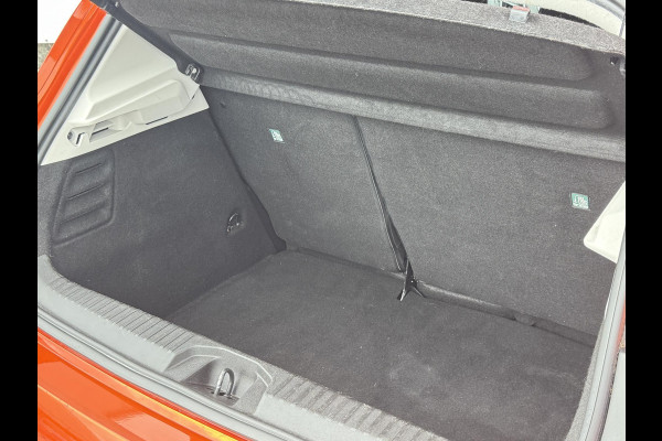 Renault Clio 1.0 TCe Intens NL-AUTO | 9.3 INCH SCHERM | PACK STYLE