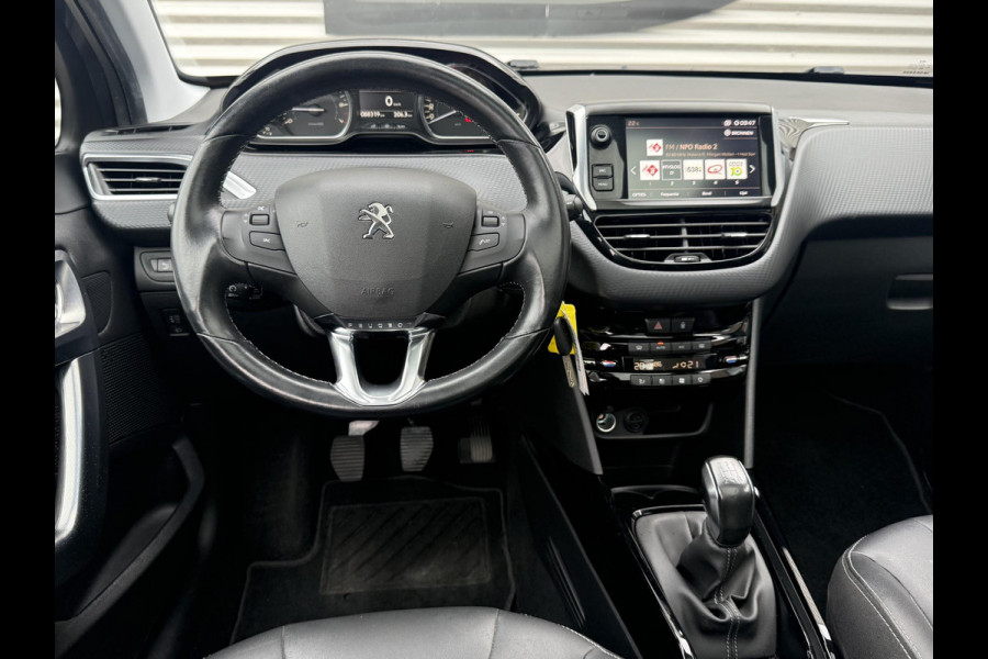 Peugeot 2008 1.2 PureTech Allure 2e Eigenaar|Pano|Trekhaak|Carplay|D-riem vv in 2024|Clima|Navi|PDC|N.A.P|Nieuwe APK bij aflevering