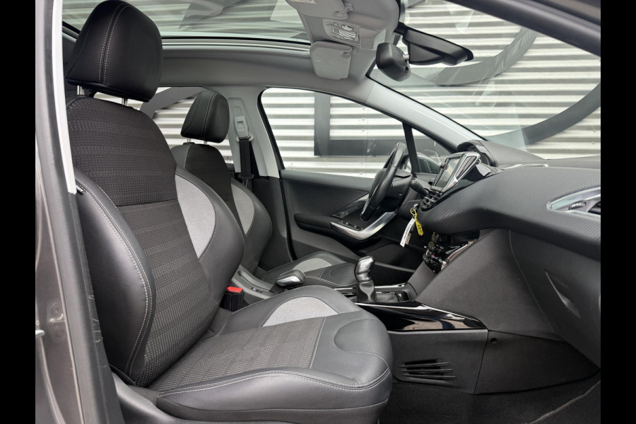 Peugeot 2008 1.2 PureTech Allure 2e Eigenaar|Pano|Trekhaak|Carplay|D-riem vv in 2024|Clima|Navi|PDC|N.A.P|Nieuwe APK bij aflevering