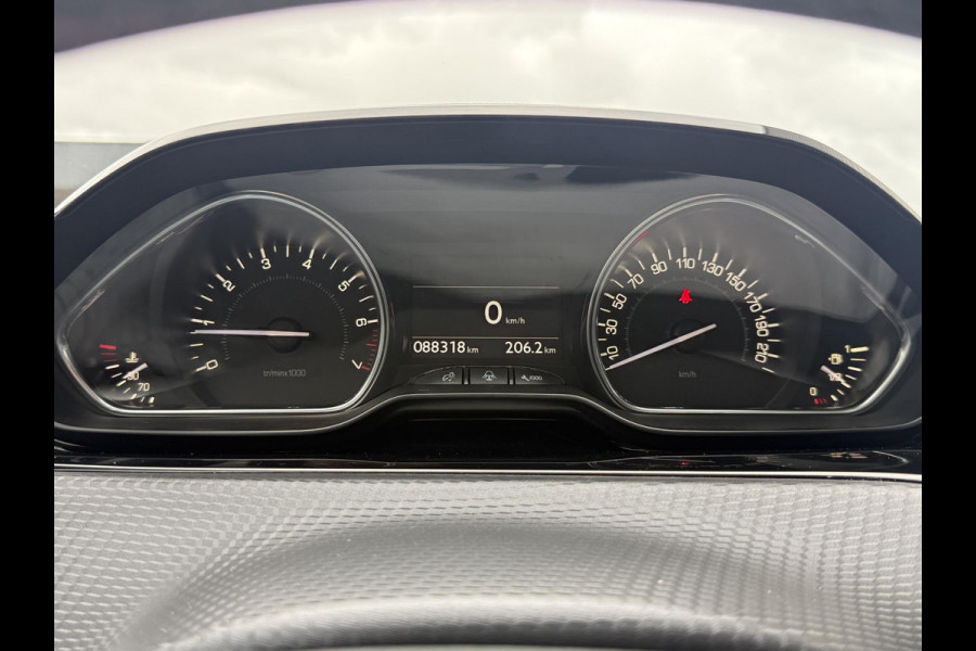 Peugeot 2008 1.2 PureTech Allure 2e Eigenaar|Pano|Trekhaak|Carplay|D-riem vv in 2024|Clima|Navi|PDC|N.A.P|Nieuwe APK bij aflevering