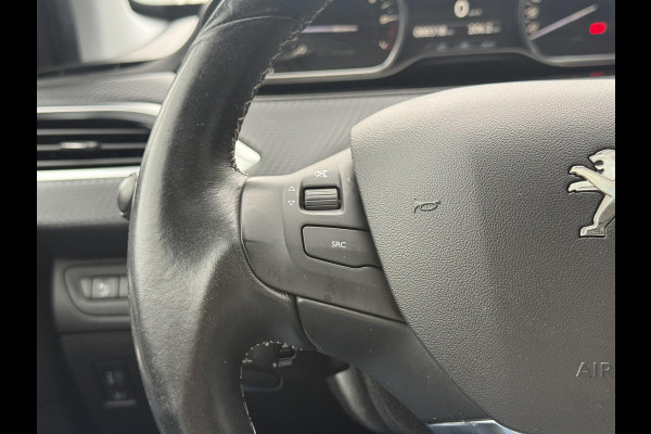 Peugeot 2008 1.2 PureTech Allure 2e Eigenaar|Pano|Trekhaak|Carplay|D-riem vv in 2024|Clima|Navi|PDC|N.A.P|Nieuwe APK bij aflevering