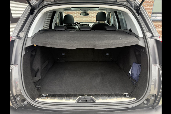 Peugeot 2008 1.2 PureTech Allure 2e Eigenaar|Pano|Trekhaak|Carplay|D-riem vv in 2024|Clima|Navi|PDC|N.A.P|Nieuwe APK bij aflevering
