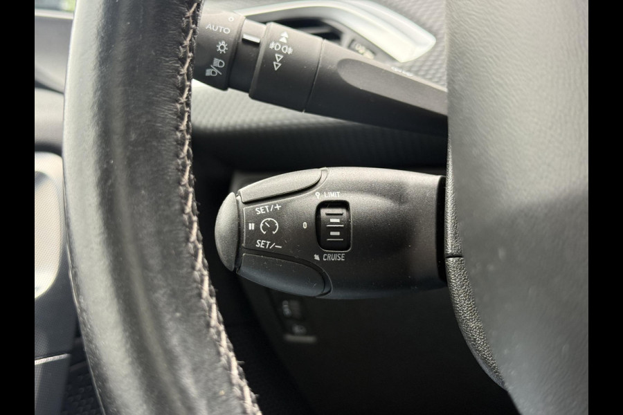 Peugeot 2008 1.2 PureTech Allure 2e Eigenaar|Pano|Trekhaak|Carplay|D-riem vv in 2024|Clima|Navi|PDC|N.A.P|Nieuwe APK bij aflevering