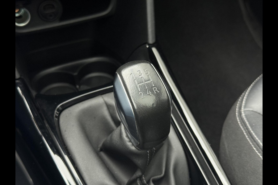 Peugeot 2008 1.2 PureTech Allure 2e Eigenaar|Pano|Trekhaak|Carplay|D-riem vv in 2024|Clima|Navi|PDC|N.A.P|Nieuwe APK bij aflevering