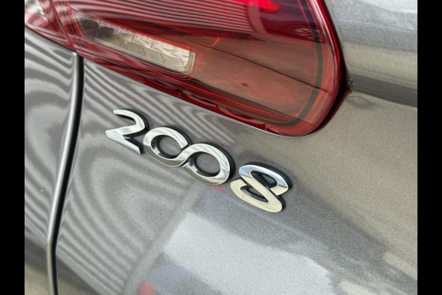 Peugeot 2008 1.2 PureTech Allure 2e Eigenaar|Pano|Trekhaak|Carplay|D-riem vv in 2024|Clima|Navi|PDC|N.A.P|Nieuwe APK bij aflevering