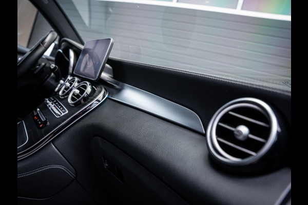 Mercedes-Benz GLC Coupé GLC250 4MATIC Business Solution AMG - Pano | Luchtv. | ACC | Burm. l Trekh.