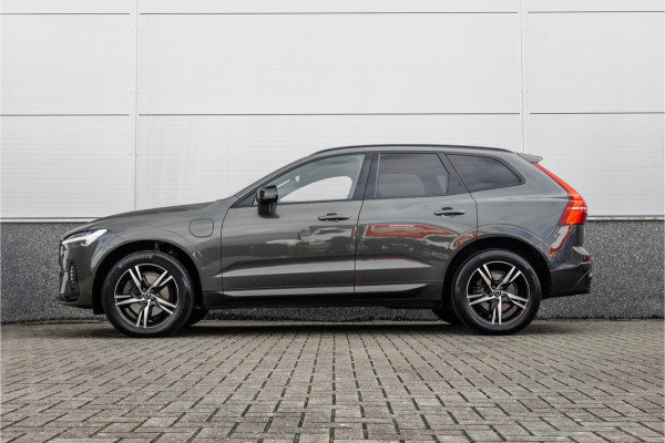 Volvo XC60 2.0 Recharge T6 AWD R-Design Pano / Harman Kardon / Trekhaak / Pine Grey /