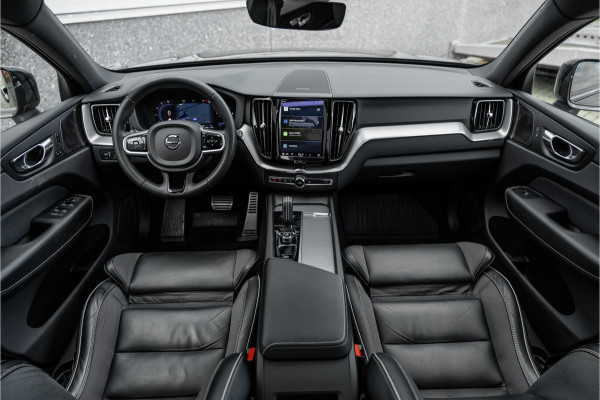 Volvo XC60 2.0 Recharge T6 AWD R-Design Pano / Harman Kardon / Trekhaak / Pine Grey /