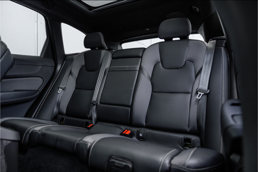 Volvo XC60 2.0 Recharge T6 AWD R-Design Pano / Harman Kardon / Trekhaak / Pine Grey /