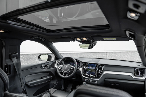 Volvo XC60 2.0 Recharge T6 AWD R-Design Pano / Harman Kardon / Trekhaak / Pine Grey /