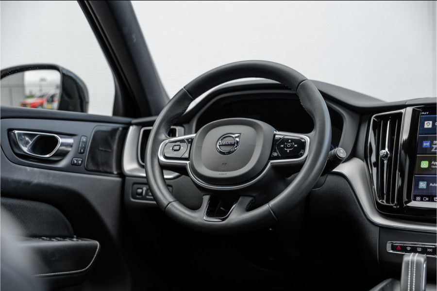 Volvo XC60 2.0 Recharge T6 AWD R-Design Pano / Harman Kardon / Trekhaak / Pine Grey /