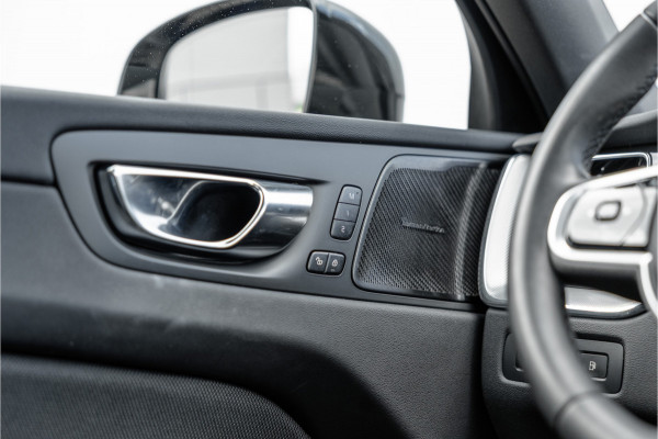 Volvo XC60 2.0 Recharge T6 AWD R-Design Pano / Harman Kardon / Trekhaak / Pine Grey /