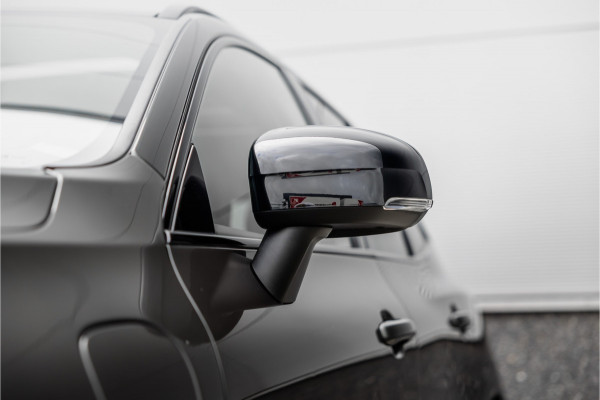 Volvo XC60 2.0 Recharge T6 AWD R-Design Pano / Harman Kardon / Trekhaak / Pine Grey /