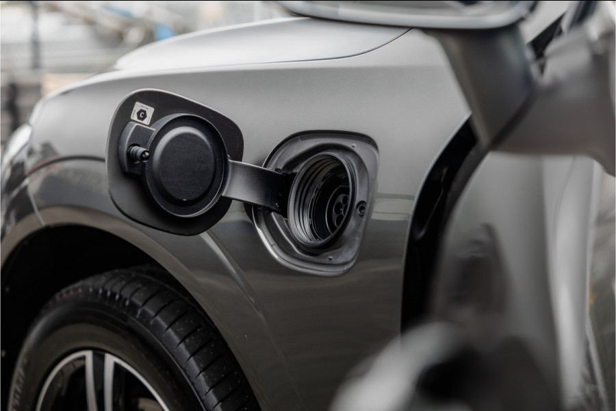 Volvo XC60 2.0 Recharge T6 AWD R-Design Pano / Harman Kardon / Trekhaak / Pine Grey /