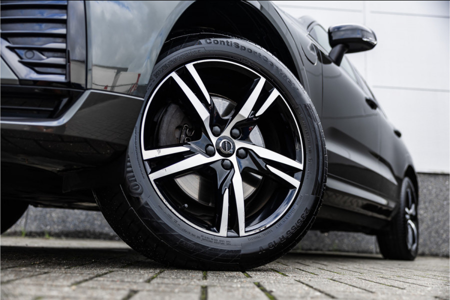 Volvo XC60 2.0 Recharge T6 AWD R-Design Pano / Harman Kardon / Trekhaak / Pine Grey /
