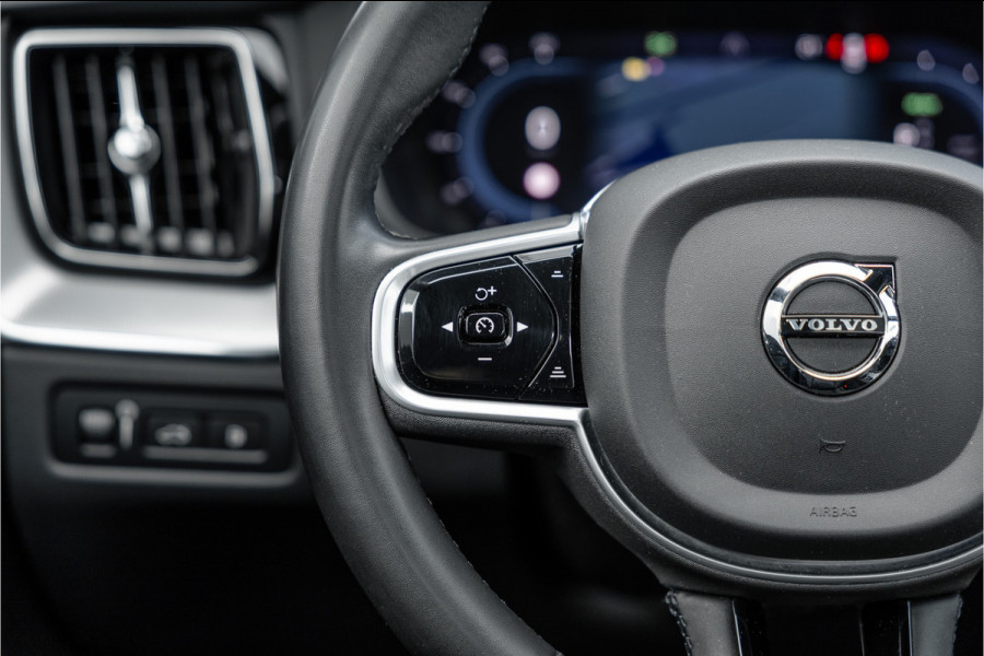 Volvo XC60 2.0 Recharge T6 AWD R-Design Pano / Harman Kardon / Trekhaak / Pine Grey /