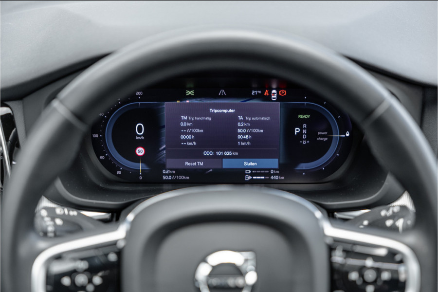 Volvo XC60 2.0 Recharge T6 AWD R-Design Pano / Harman Kardon / Trekhaak / Pine Grey /