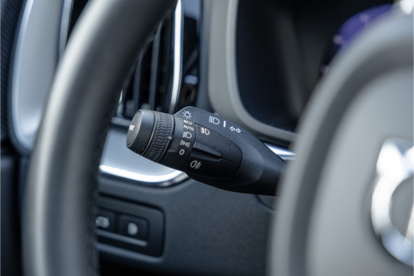 Volvo XC60 2.0 Recharge T6 AWD R-Design Pano / Harman Kardon / Trekhaak / Pine Grey /