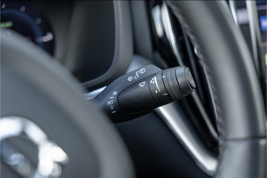 Volvo XC60 2.0 Recharge T6 AWD R-Design Pano / Harman Kardon / Trekhaak / Pine Grey /