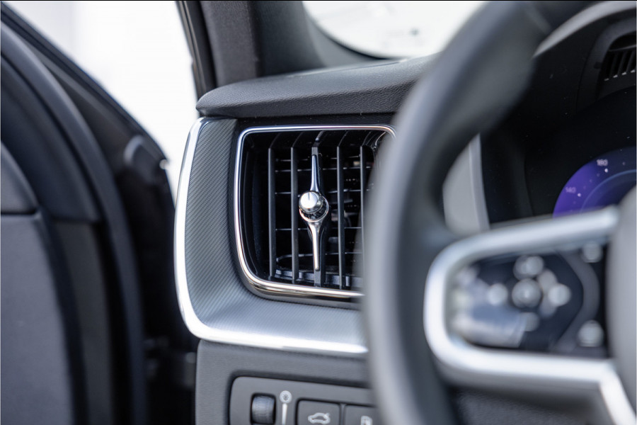 Volvo XC60 2.0 Recharge T6 AWD R-Design Pano / Harman Kardon / Trekhaak / Pine Grey /