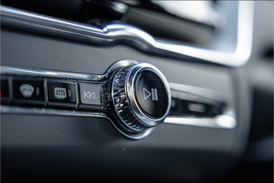 Volvo XC60 2.0 Recharge T6 AWD R-Design Pano / Harman Kardon / Trekhaak / Pine Grey /