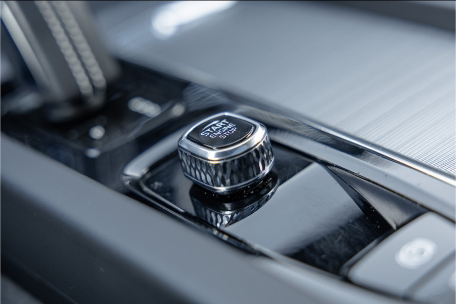 Volvo XC60 2.0 Recharge T6 AWD R-Design Pano / Harman Kardon / Trekhaak / Pine Grey /
