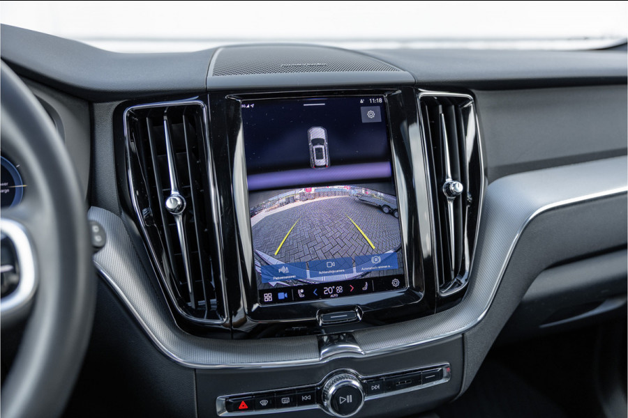 Volvo XC60 2.0 Recharge T6 AWD R-Design Pano / Harman Kardon / Trekhaak / Pine Grey /