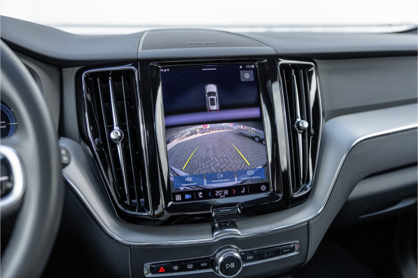 Volvo XC60 2.0 Recharge T6 AWD R-Design Pano / Harman Kardon / Trekhaak / Pine Grey /