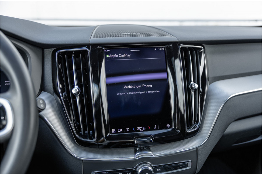 Volvo XC60 2.0 Recharge T6 AWD R-Design Pano / Harman Kardon / Trekhaak / Pine Grey /