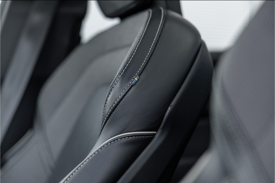 Volvo XC60 2.0 Recharge T6 AWD R-Design Pano / Harman Kardon / Trekhaak / Pine Grey /