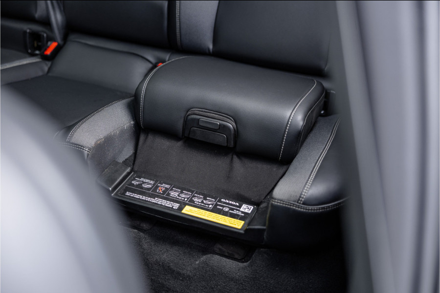 Volvo XC60 2.0 Recharge T6 AWD R-Design Pano / Harman Kardon / Trekhaak / Pine Grey /