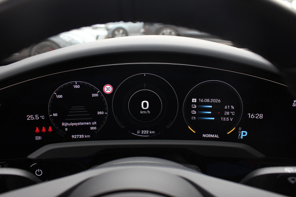 Porsche Taycan Cross Turismo Turbo S 93 kWh / SoH 90,9% / Panoramadak / 360Camera / Head-up / Passenger Display / Luchtvering / 21'' / Bose / Keyless / Sportdesign+Chrono / Stoelventilatie+Verwarming / Stuurverwarming / Dodehoek / DAB