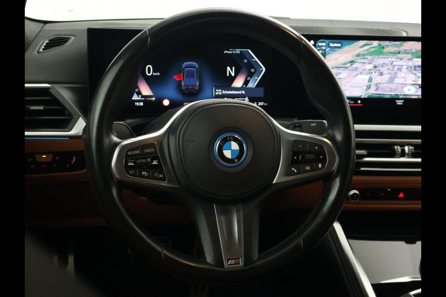 BMW i4 eDrive40 84 kWh M-SPORT + ADAPTIVE CRUISE | SFEERVERLICHTING | LEDER SPORTINTERIEUR