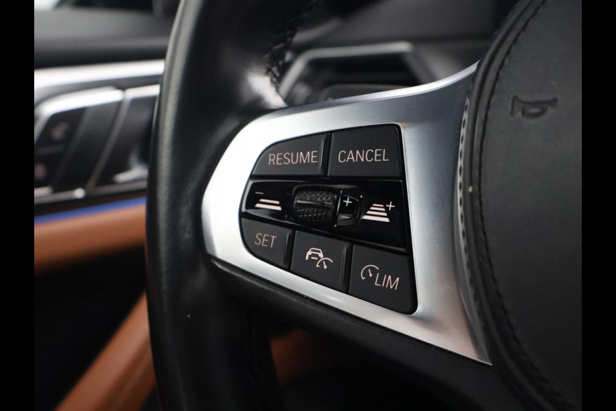 BMW i4 eDrive40 84 kWh M-SPORT + ADAPTIVE CRUISE | SFEERVERLICHTING | LEDER SPORTINTERIEUR