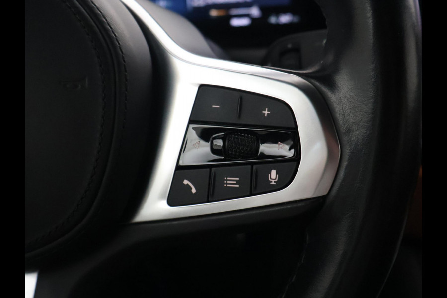 BMW i4 eDrive40 84 kWh M-SPORT + ADAPTIVE CRUISE | SFEERVERLICHTING | LEDER SPORTINTERIEUR
