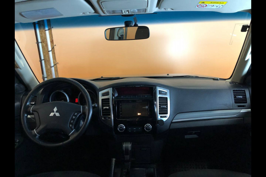 Mitsubishi Pajero 3.2 DI-D B-stijl euro6 3500kg | carplay | trekhaak | camera