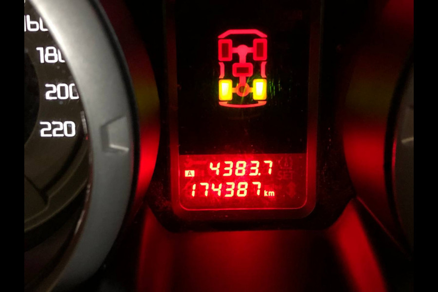 Mitsubishi Pajero 3.2 DI-D B-stijl euro6 3500kg | carplay | trekhaak | camera