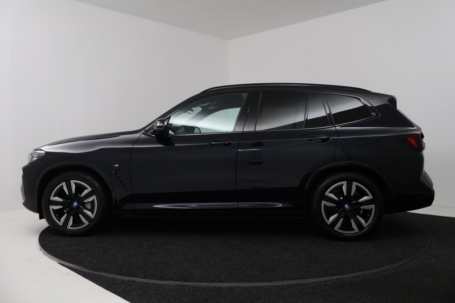 BMW iX3 Executive 80 kWh (TREKHAAK, 98,9% SOH, PANORAMADAK, STOELVERWARMING, SFEERVERLICHTING, CAMERA, 1e EIGENAAR, DEALER ONDERHOUDEN)