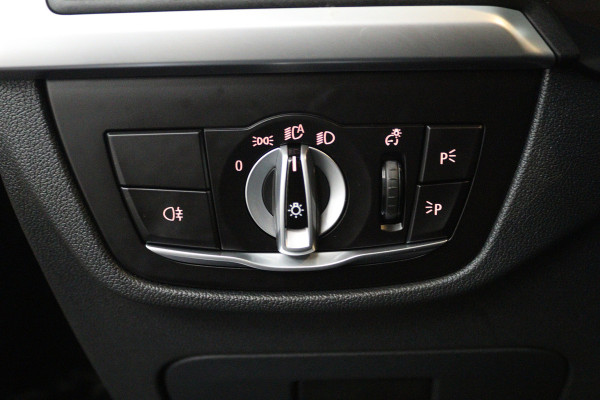 BMW iX3 Executive 80 kWh (TREKHAAK, 98,9% SOH, PANORAMADAK, STOELVERWARMING, SFEERVERLICHTING, CAMERA, 1e EIGENAAR, DEALER ONDERHOUDEN)