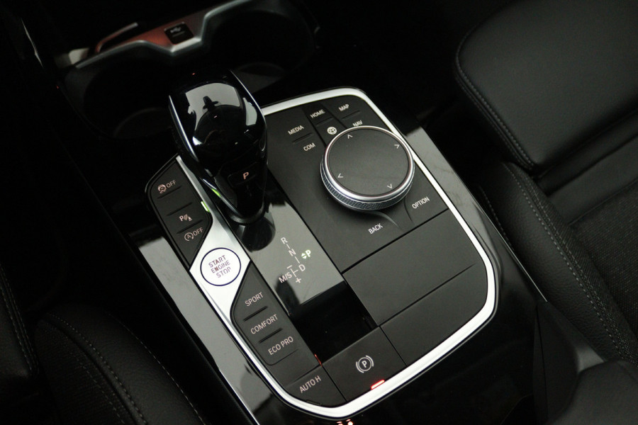 BMW 2 Serie Gran Coupé 218i Introduction Edition (TREKHAAK AFNEEMBAAR, NAVIGATIE, CAMERA, STOELVERWARMING, CARPLAY, LED, 1e EIGENAAR, DEALER ONDERHOUDEN)