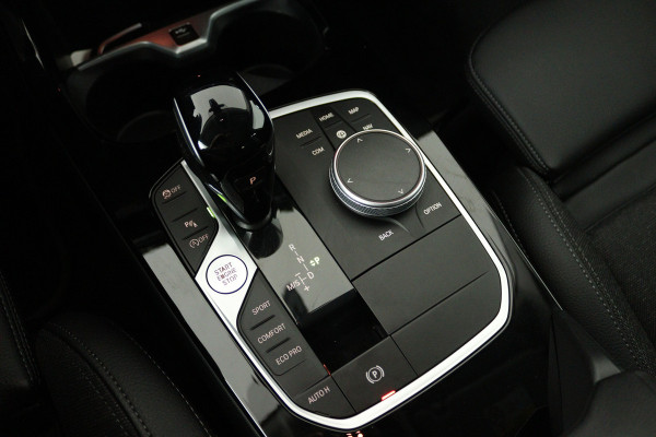 BMW 2 Serie Gran Coupé 218i Introduction Edition (TREKHAAK AFNEEMBAAR, NAVIGATIE, CAMERA, STOELVERWARMING, CARPLAY, LED, 1e EIGENAAR, DEALER ONDERHOUDEN)