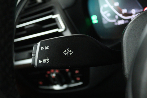 BMW iX3 Executive 80 kWh (TREKHAAK, 98,9% SOH, PANORAMADAK, STOELVERWARMING, SFEERVERLICHTING, CAMERA, 1e EIGENAAR, DEALER ONDERHOUDEN)
