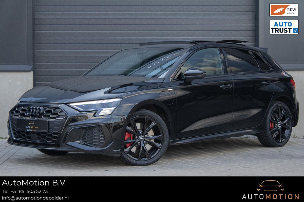Audi A3 Sportback 45 TFSIe Sline Competition PANO MATRIX MAXTON KEYLESS