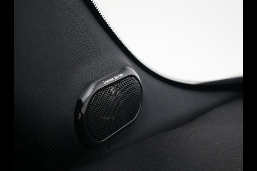 MINI 5-deurs 1.5 COOPER AUT. + LEDER | UNION JACK LED | HARMAN/KARDON | MINI YOURS | APPLE CARPLAY