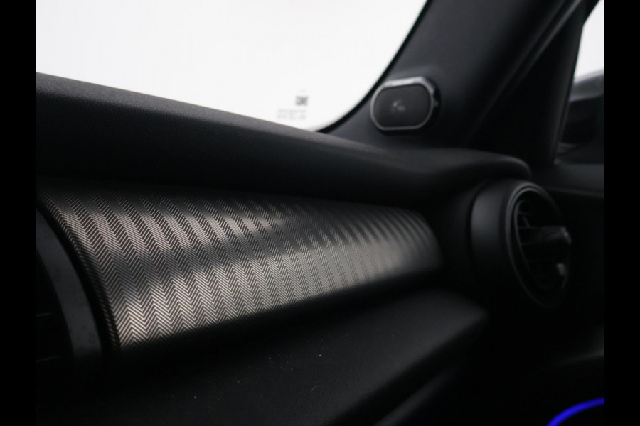 MINI 5-deurs 1.5 COOPER AUT. + LEDER | UNION JACK LED | HARMAN/KARDON | MINI YOURS | APPLE CARPLAY
