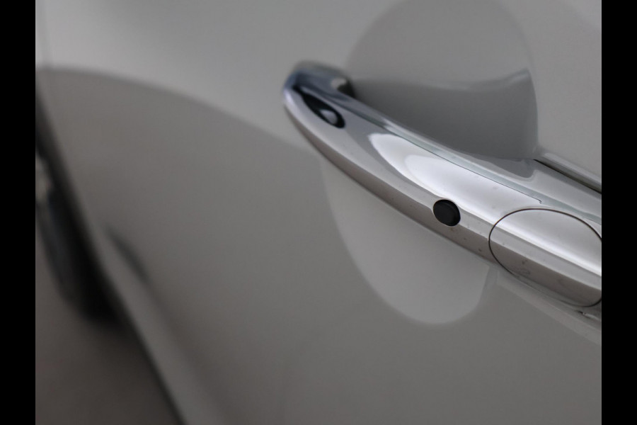 MINI 5-deurs 1.5 COOPER AUT. + LEDER | UNION JACK LED | HARMAN/KARDON | MINI YOURS | APPLE CARPLAY