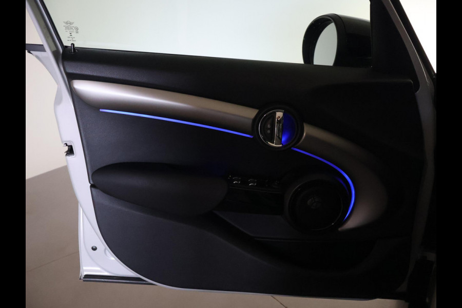 MINI 5-deurs 1.5 COOPER AUT. + LEDER | UNION JACK LED | HARMAN/KARDON | MINI YOURS | APPLE CARPLAY