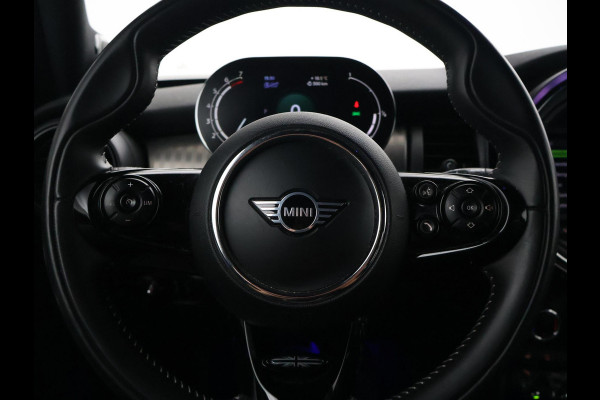 MINI 5-deurs 1.5 COOPER AUT. + LEDER | UNION JACK LED | HARMAN/KARDON | MINI YOURS | APPLE CARPLAY