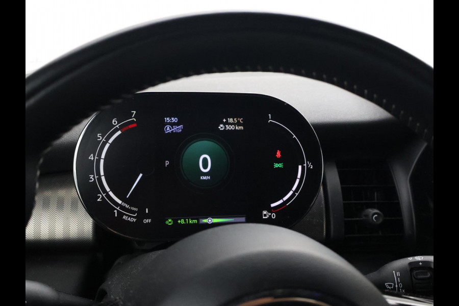 MINI 5-deurs 1.5 COOPER AUT. + LEDER | UNION JACK LED | HARMAN/KARDON | MINI YOURS | APPLE CARPLAY