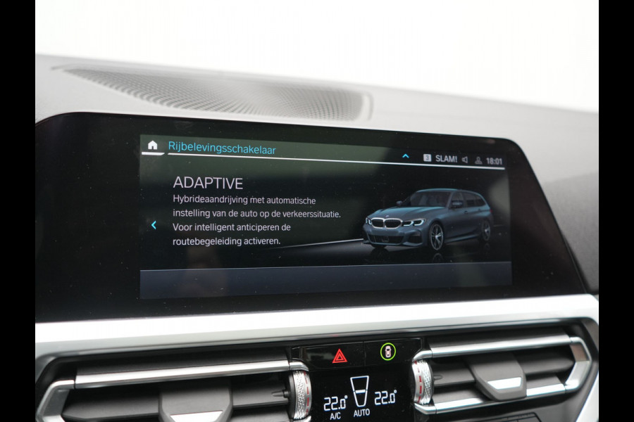BMW 3 Serie Touring 330e xDrive M Sport PHEV 293pk Dealer O.H. | Panodak | Trekhaak Af Fabriek | Laser LED | Lederen Sportstoelen Memory & Verwarmd | Camera | Apple Carplay | Stuur Verwarmd | Blis | Adaptief Onderstel | Sfeerverlichting | 19"L.M | DAB | Plug In Hybrid |